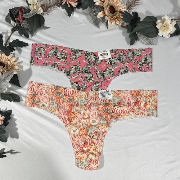 NWT $40 Spanx [ PLUS 3X ] Breathable Under Statements‎ Thong in Dog & Zebra - Picture 1 of 16